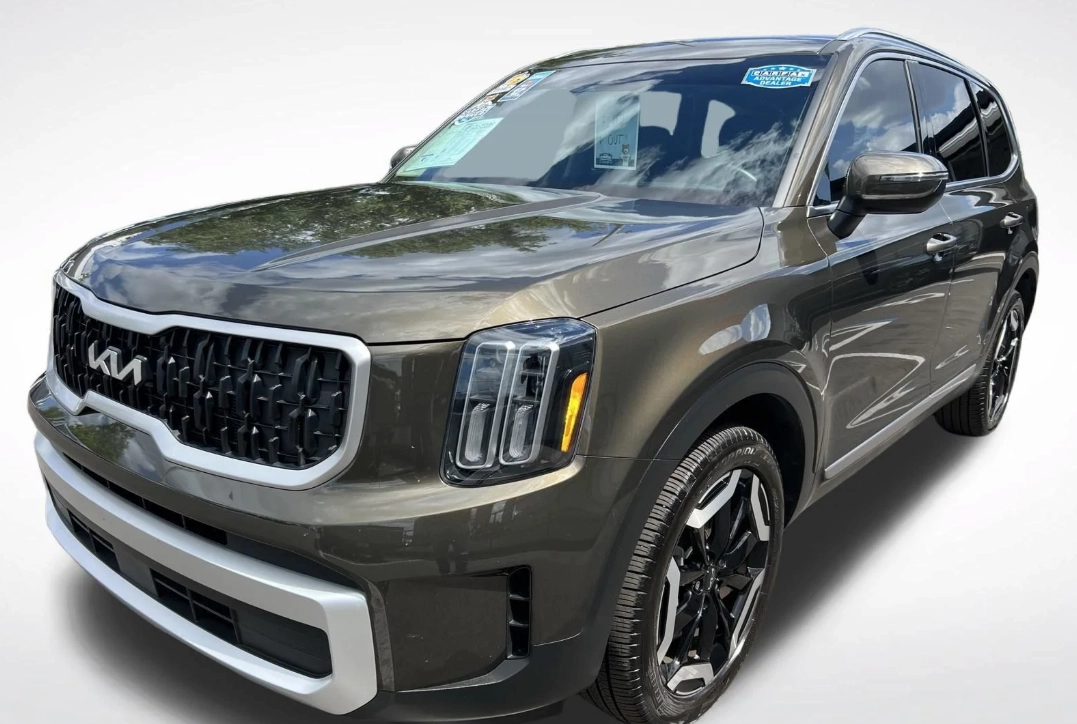 Used SUV for sale in Orlando at Florida Preowned — FP Certified 3-row, mid-size, and luxury SUV inventory with 125-point inspection, $0 hidden fees, free CARFAX & LoJack included