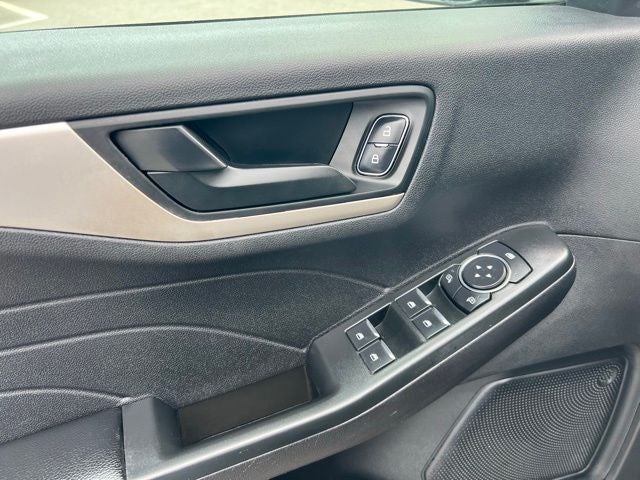 2022 Ford Escape Hybrid SE