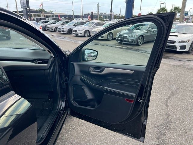 2022 Ford Escape Hybrid SE