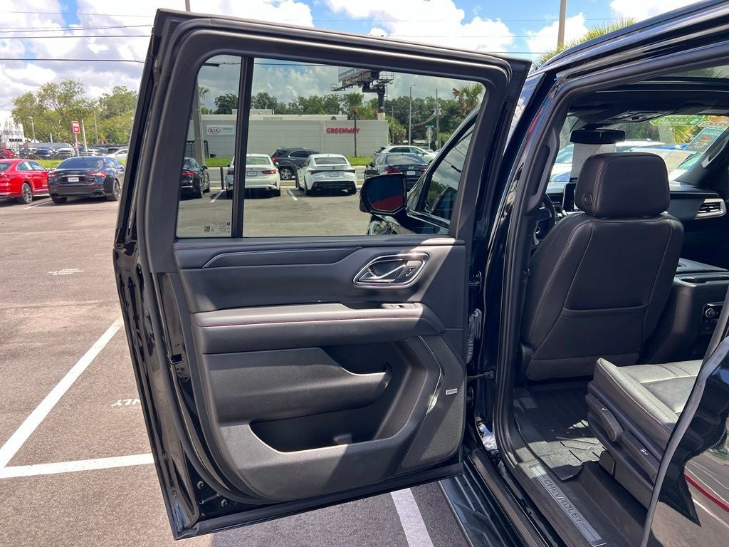 2023 Chevrolet Suburban RST