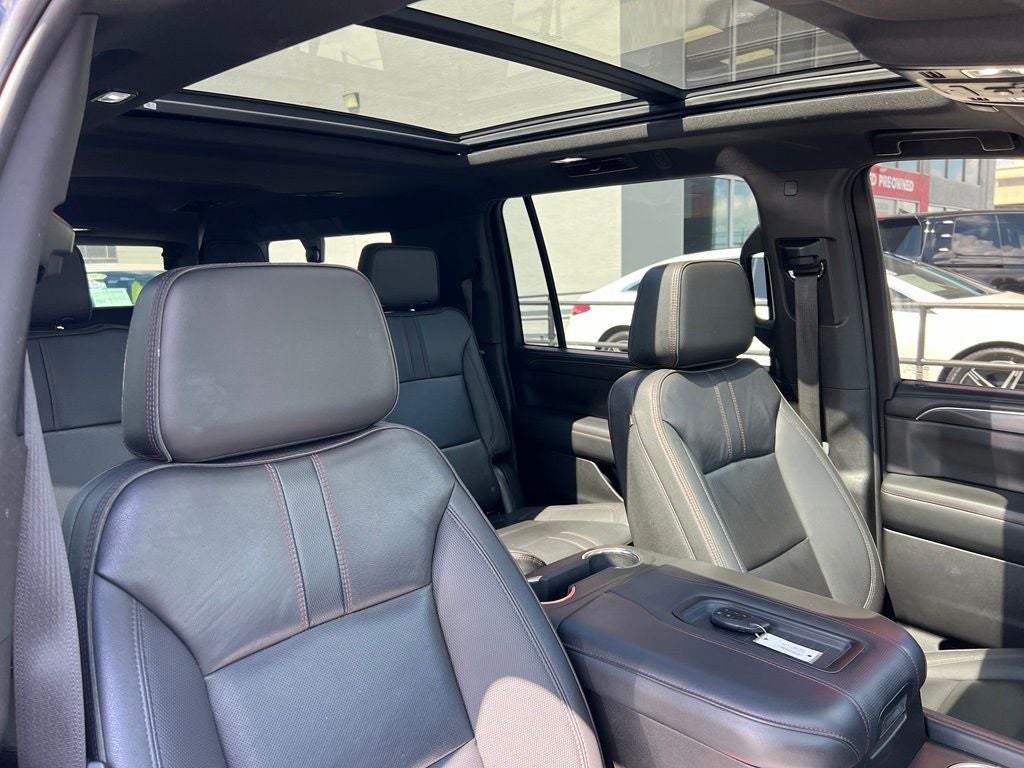 2023 Chevrolet Suburban RST