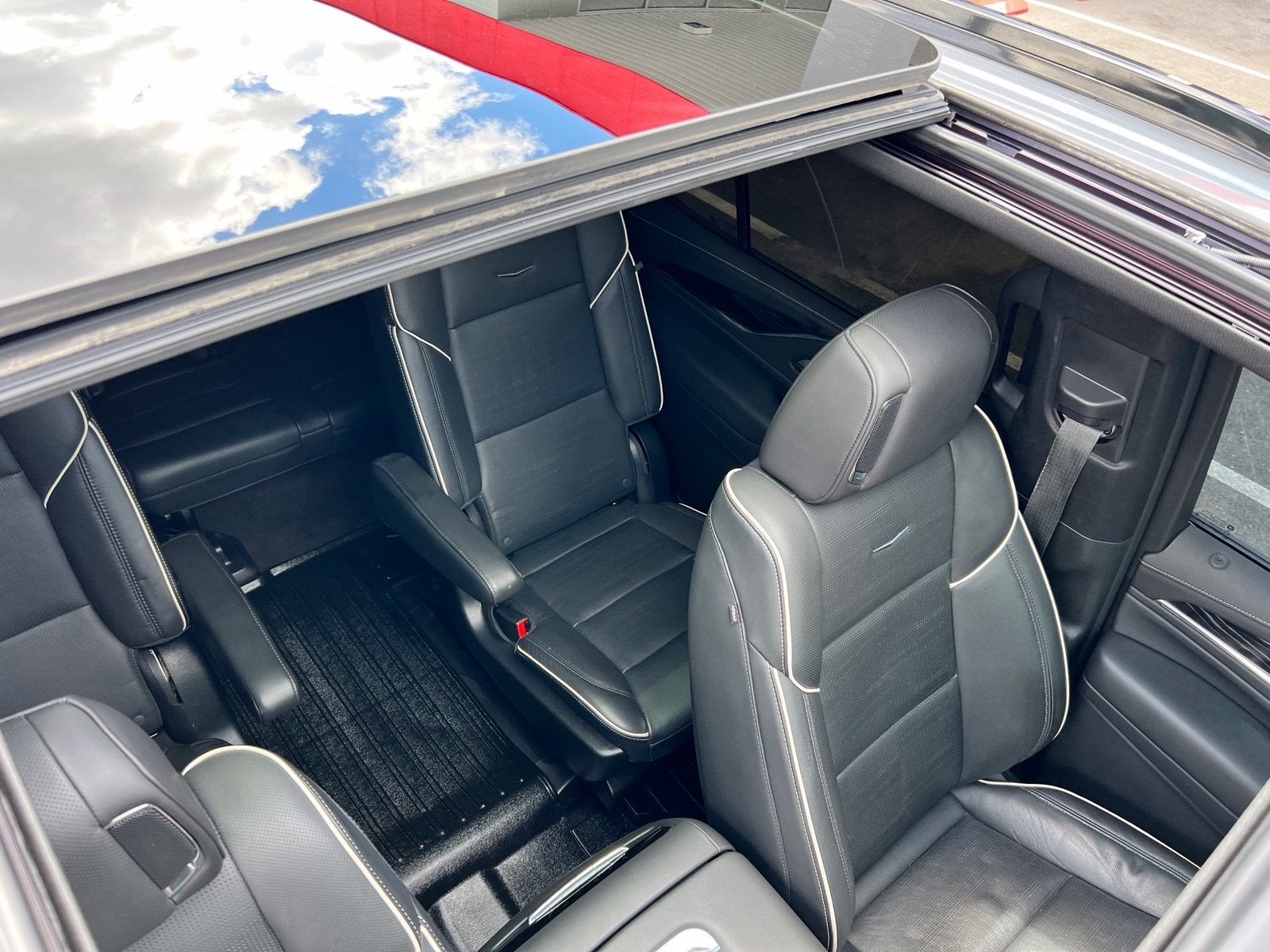 2023 Cadillac Escalade Sport