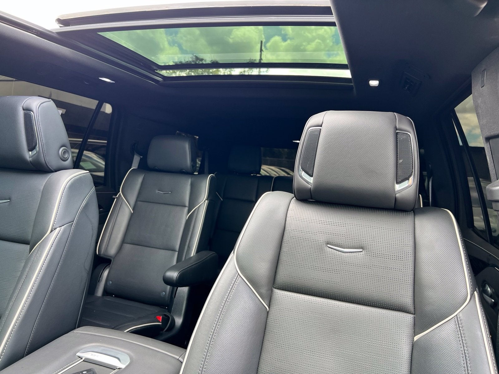 2023 Cadillac Escalade Sport