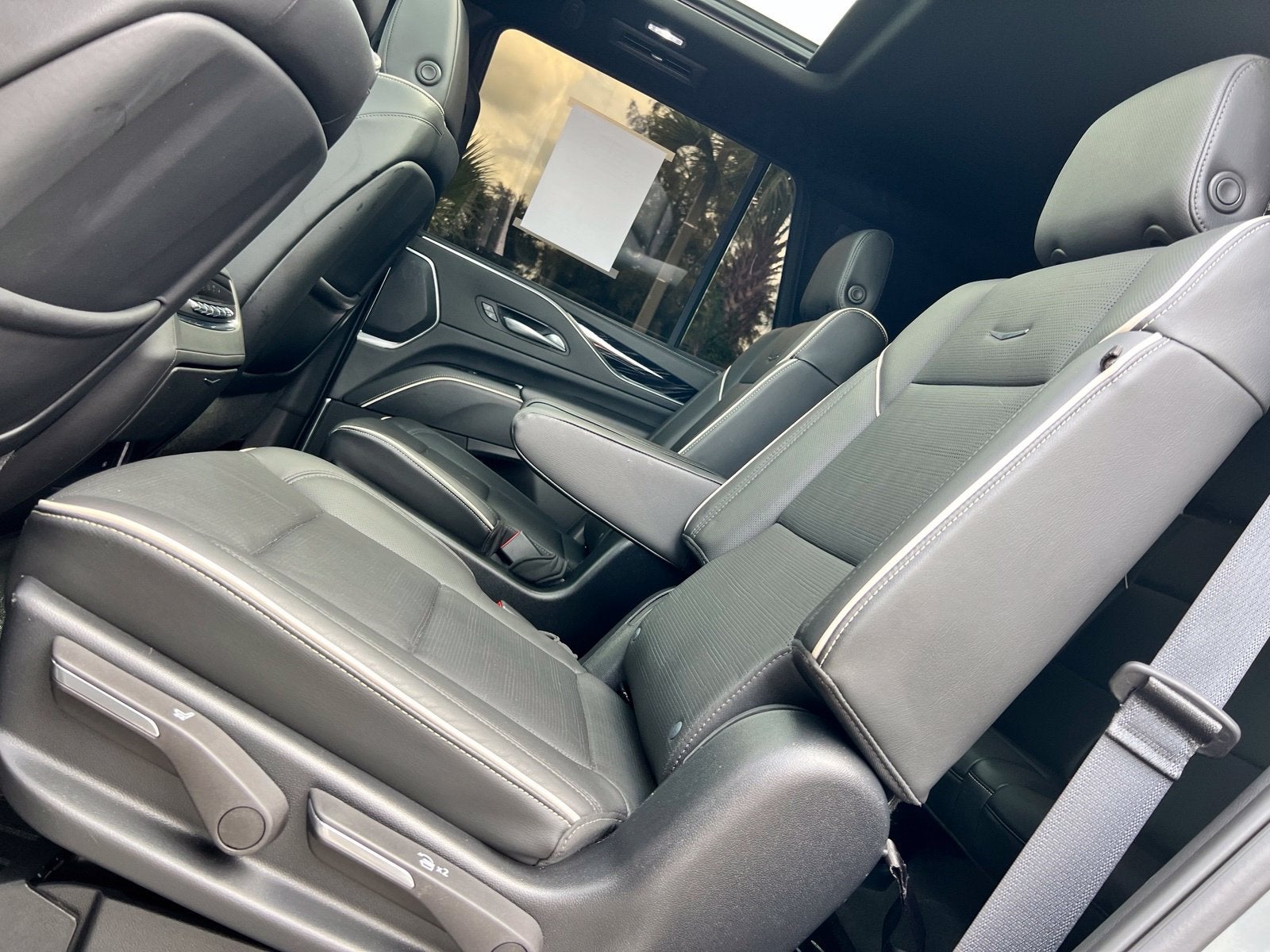 2023 Cadillac Escalade Sport