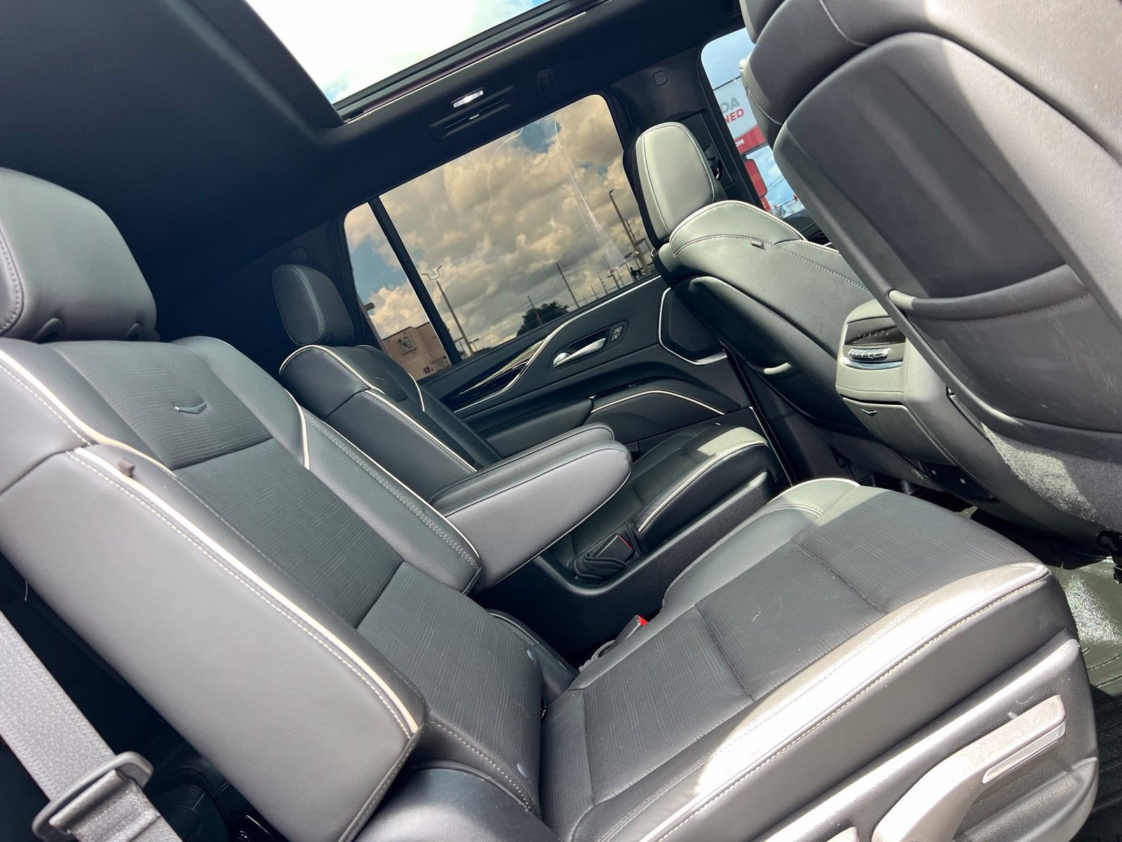 2023 Cadillac Escalade Sport