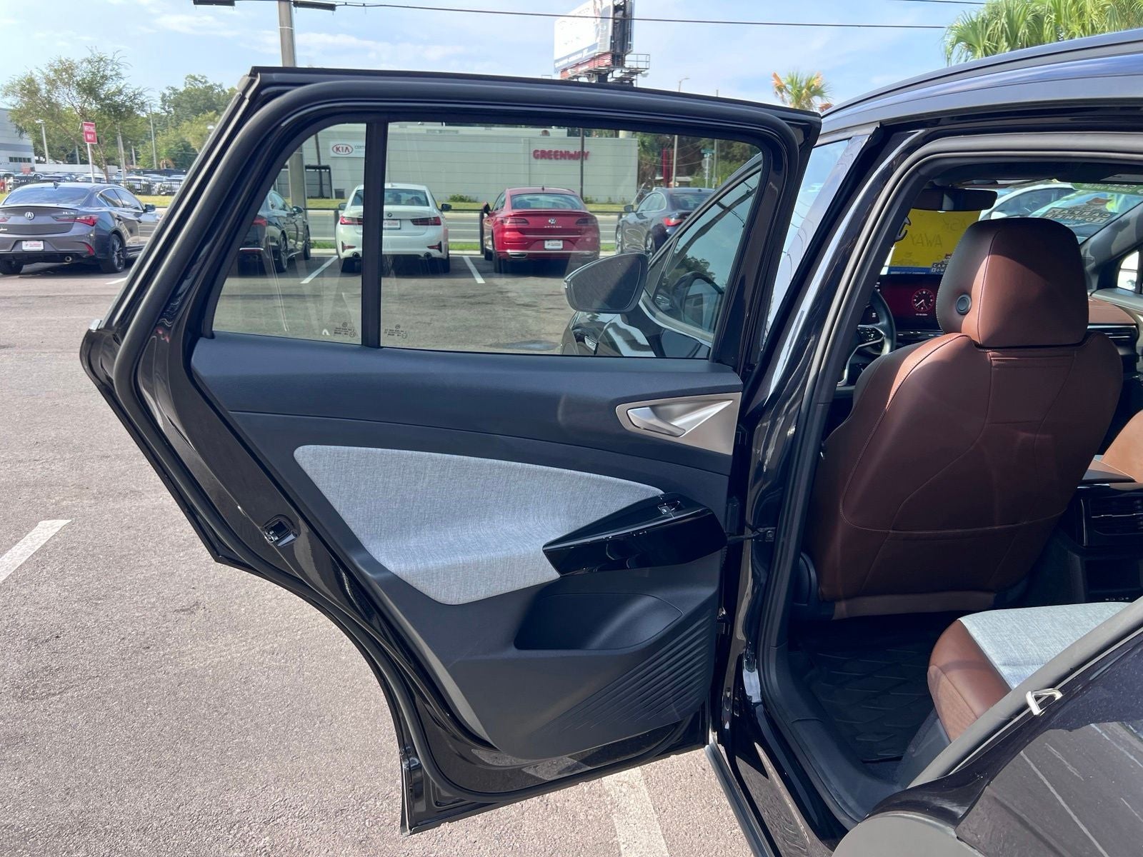2023 Volkswagen ID.4 Pro