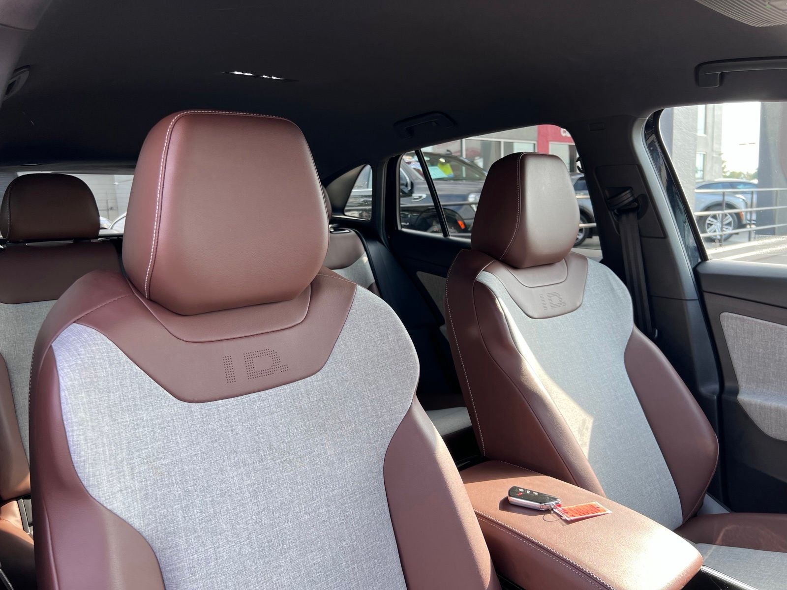 2023 Volkswagen ID.4 Pro