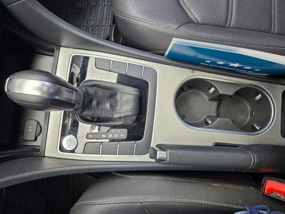 2021 Volkswagen Passat 2.0T R-Line