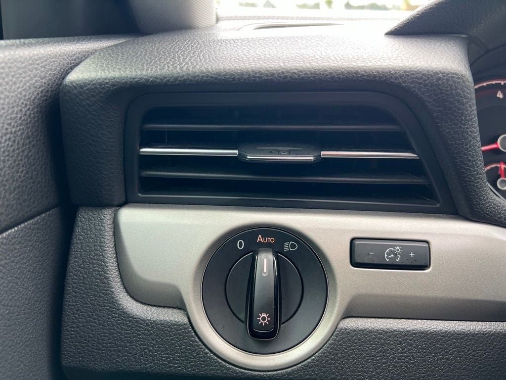 2022 Volkswagen Passat 2.0T SE
