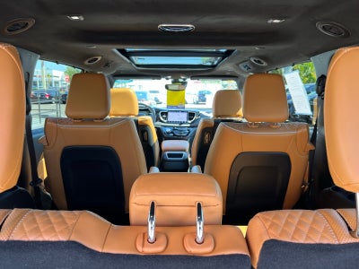 2023 Chrysler Pacifica Hybrid Pinnacle
