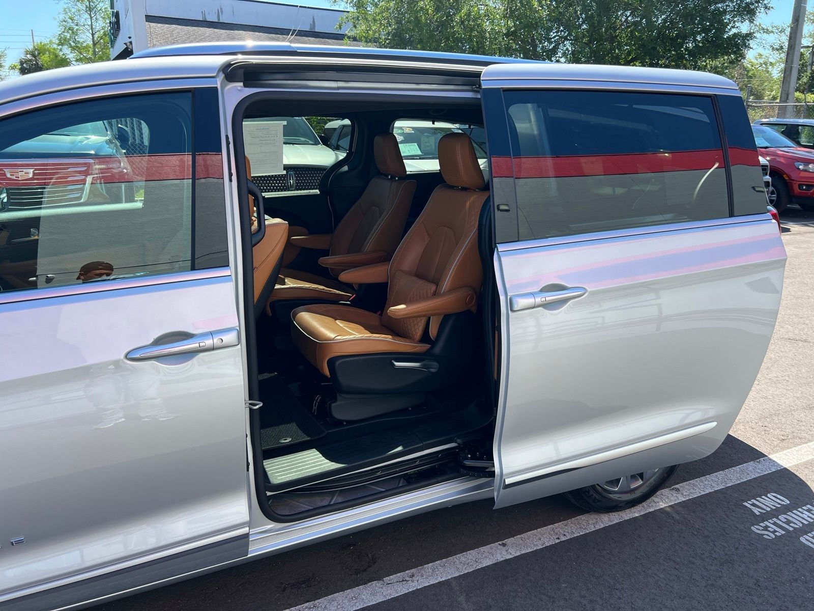 2023 Chrysler Pacifica Hybrid Pinnacle