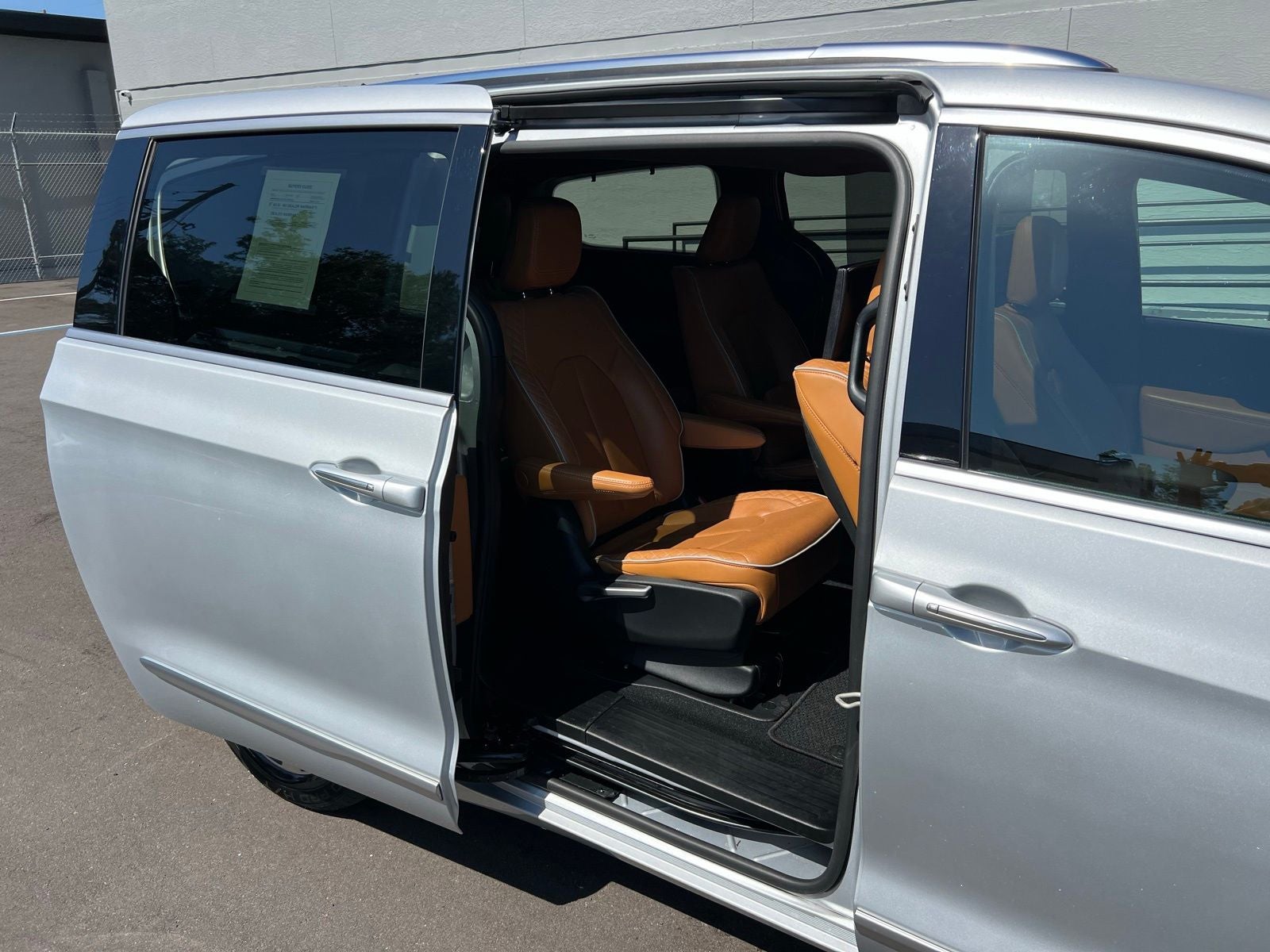 2023 Chrysler Pacifica Hybrid Pinnacle