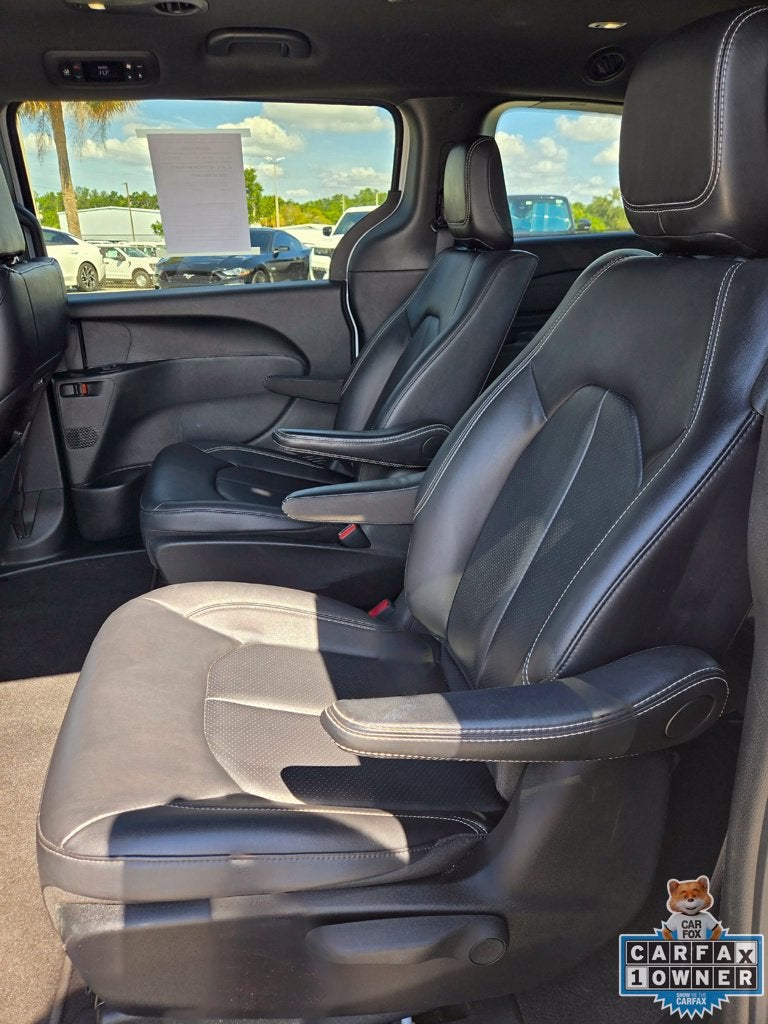 2024 Chrysler Pacifica Hybrid Select S Appearance