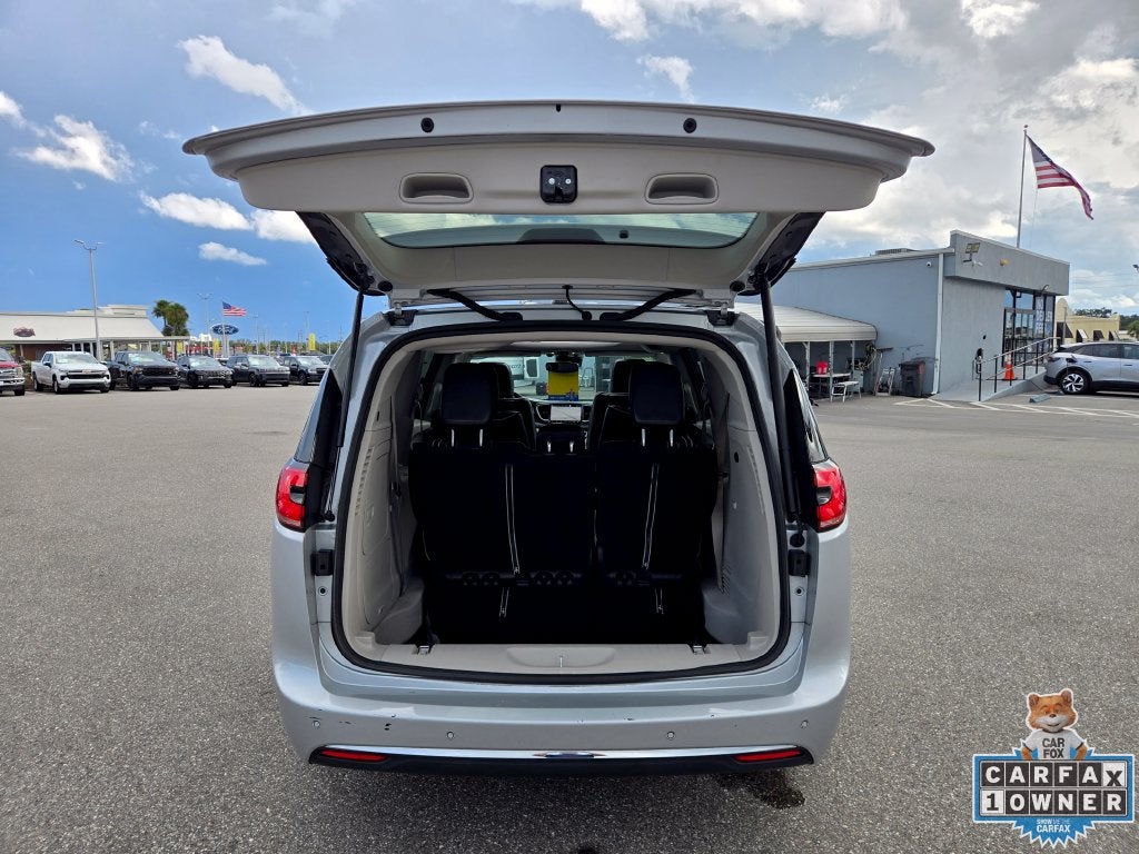 2023 Chrysler Pacifica Hybrid Limited
