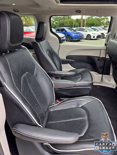 2023 Chrysler Pacifica Hybrid Limited