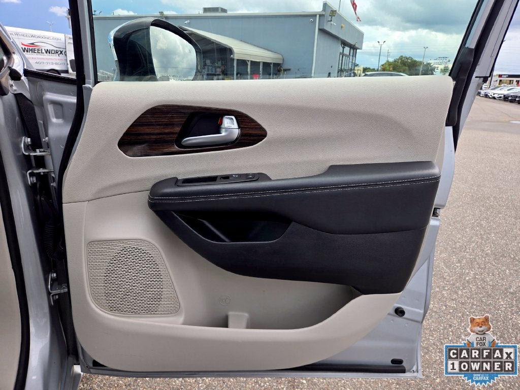 2023 Chrysler Pacifica Hybrid Limited