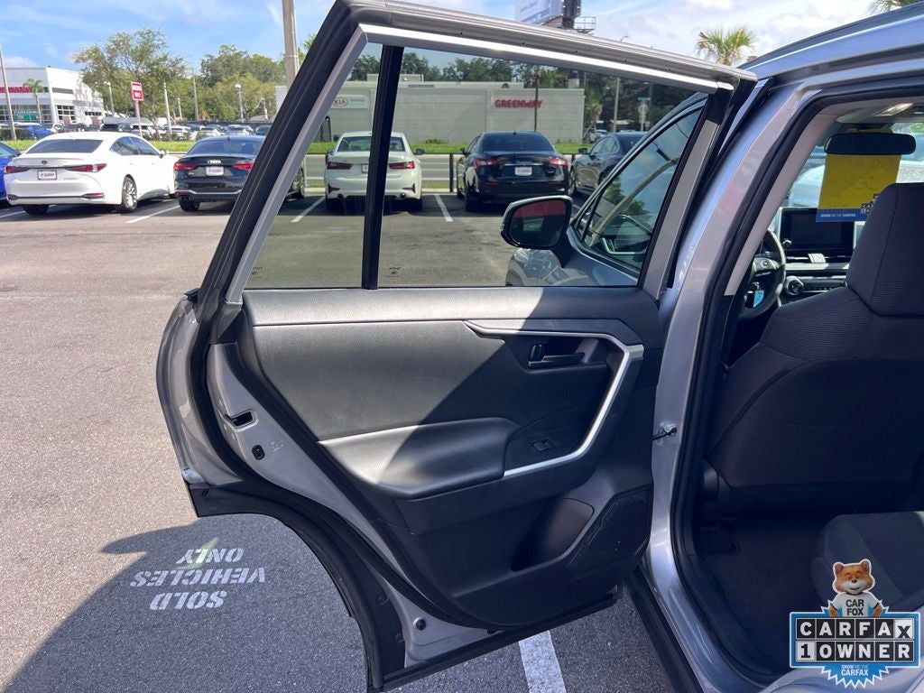 2025 Toyota RAV4 Hybrid LE
