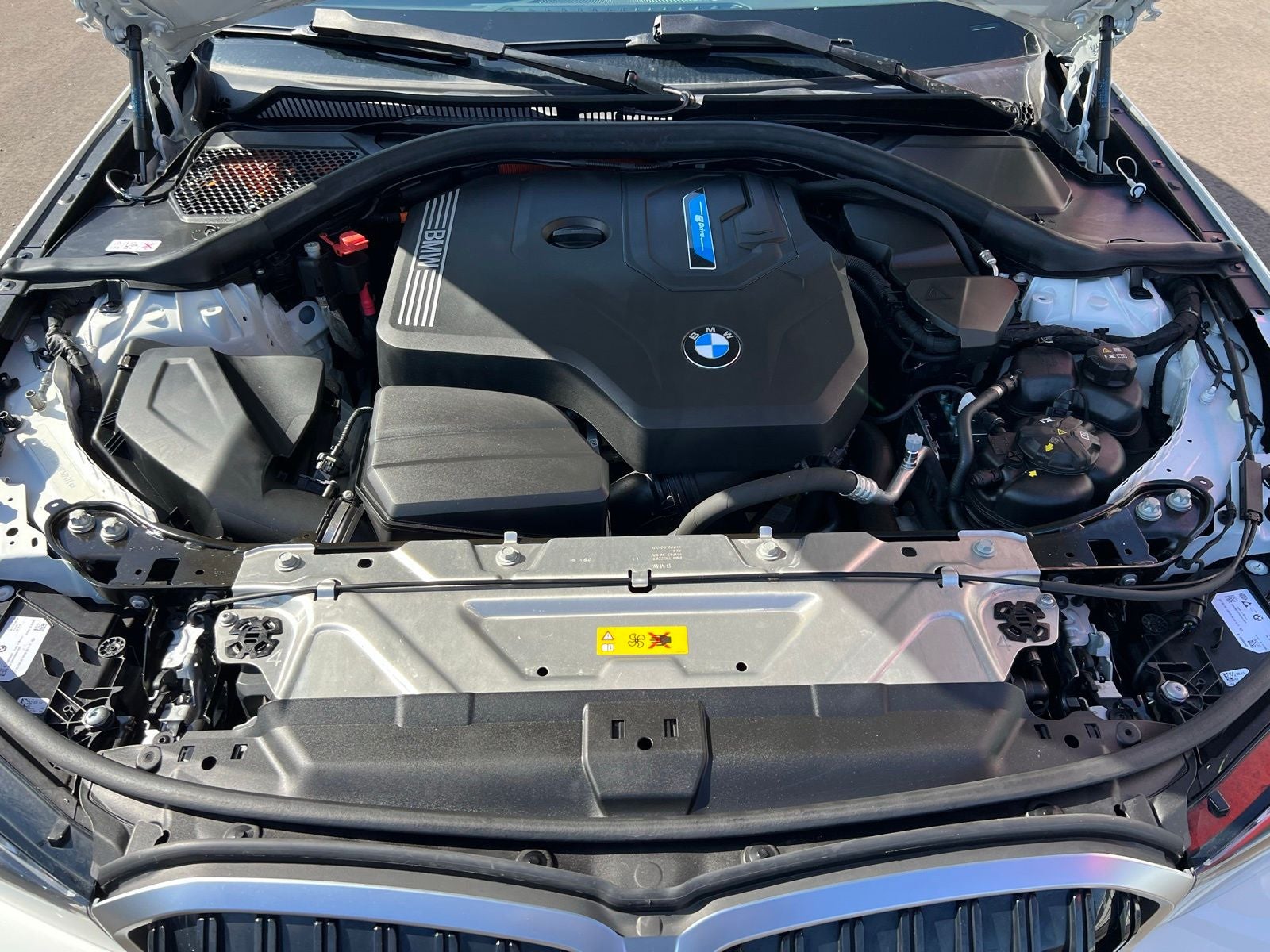 2024 BMW 3 Series 330e xDrive