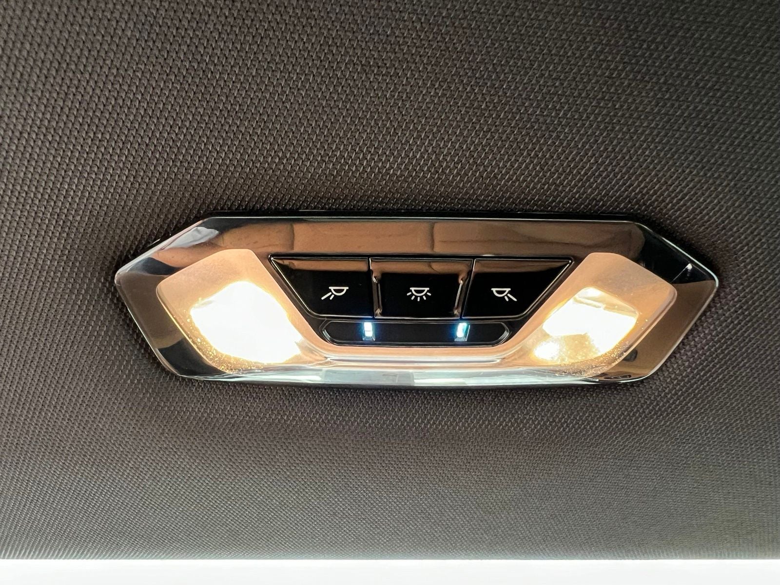 2022 BMW 3 Series 330e xDrive