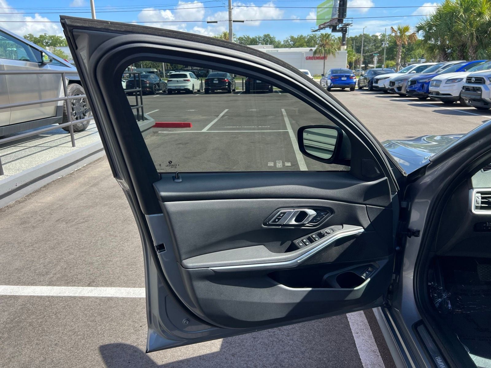 2023 BMW 3 Series 330i
