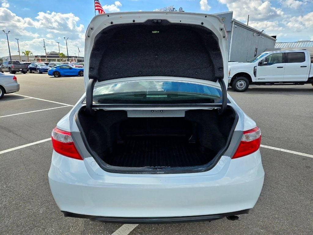 2017 Toyota Camry SE