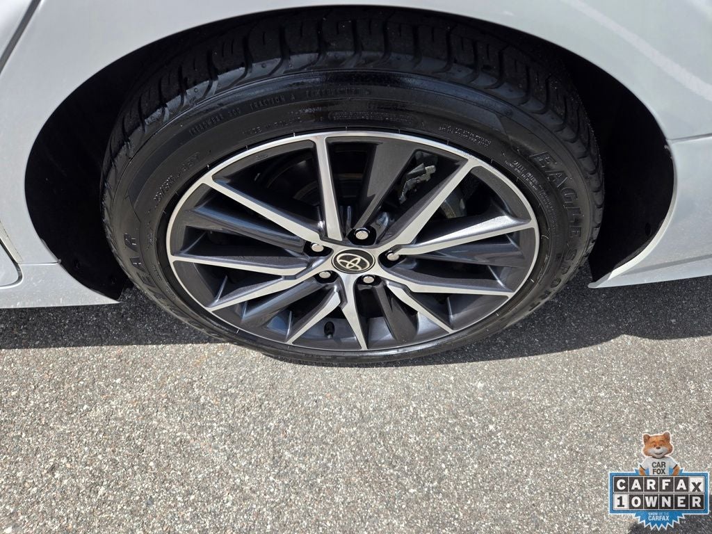 2022 Toyota Camry Hybrid XLE