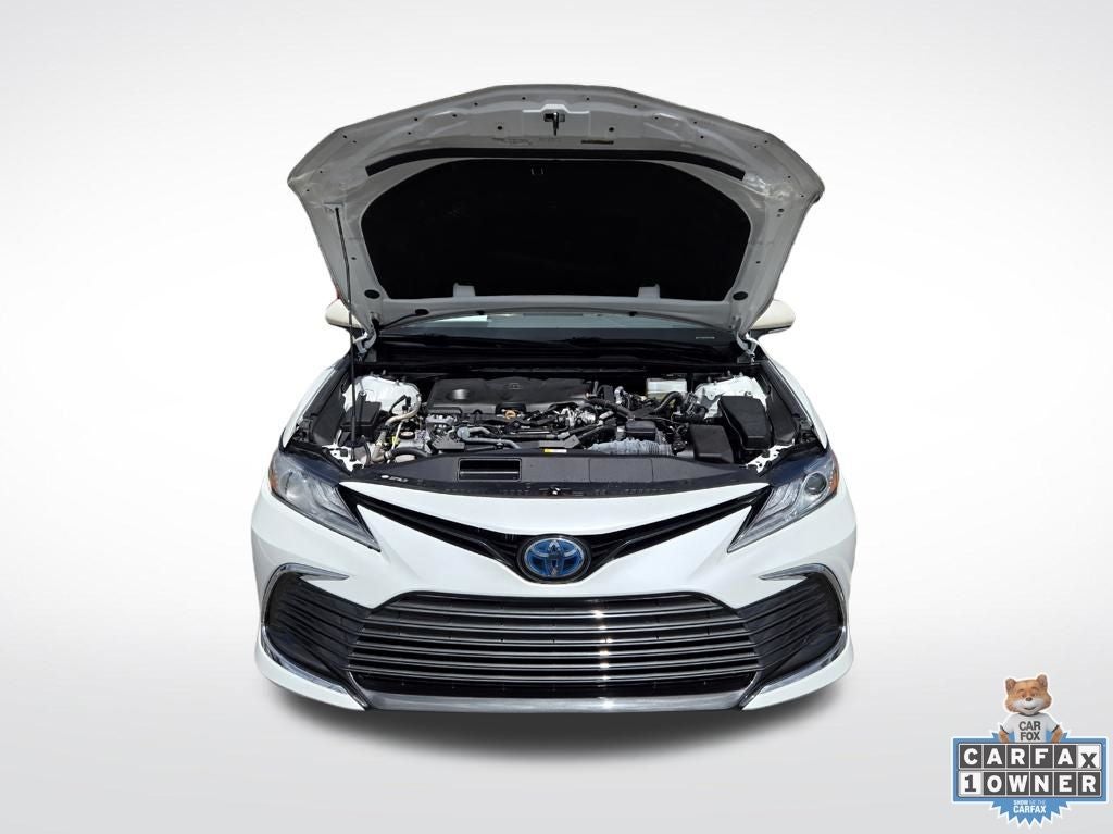 2022 Toyota Camry Hybrid XLE