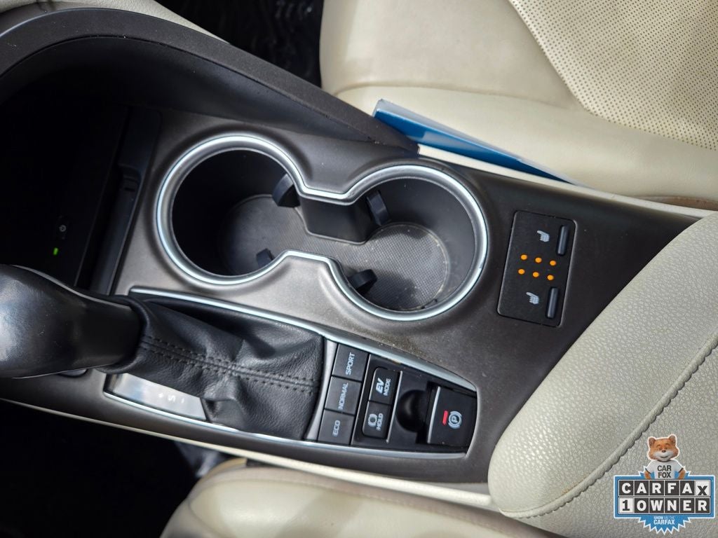 2022 Toyota Camry Hybrid XLE