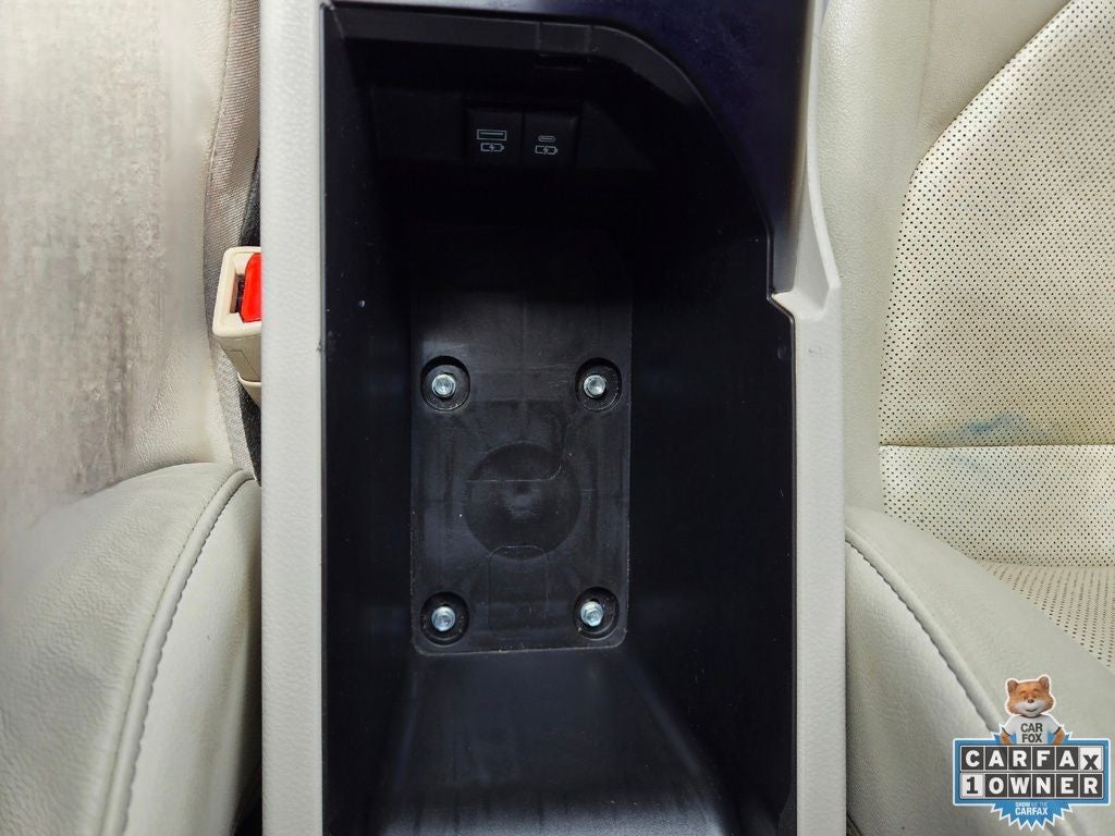 2022 Toyota Camry Hybrid XLE