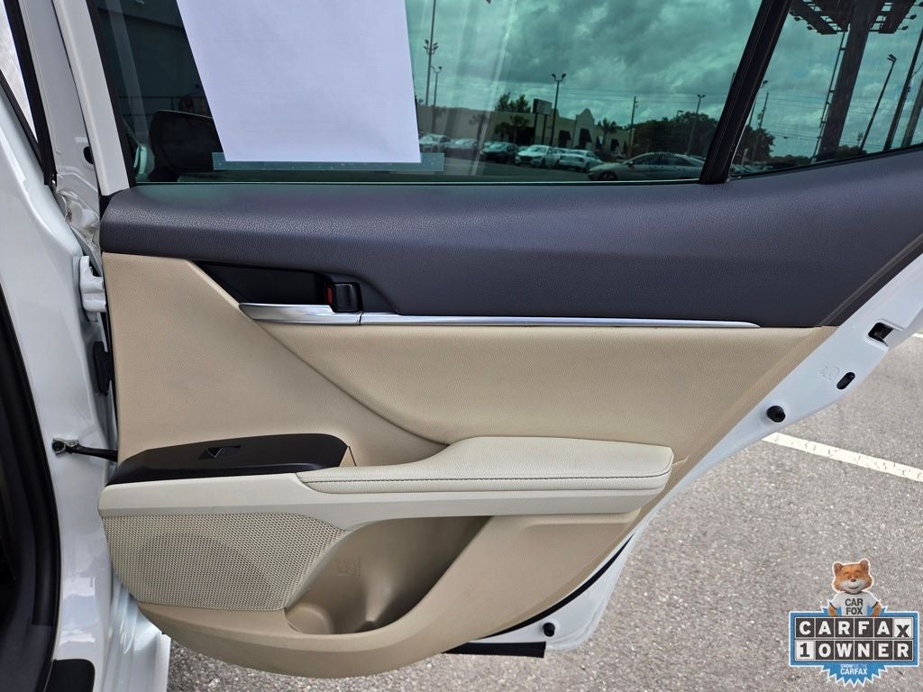 2022 Toyota Camry Hybrid XLE