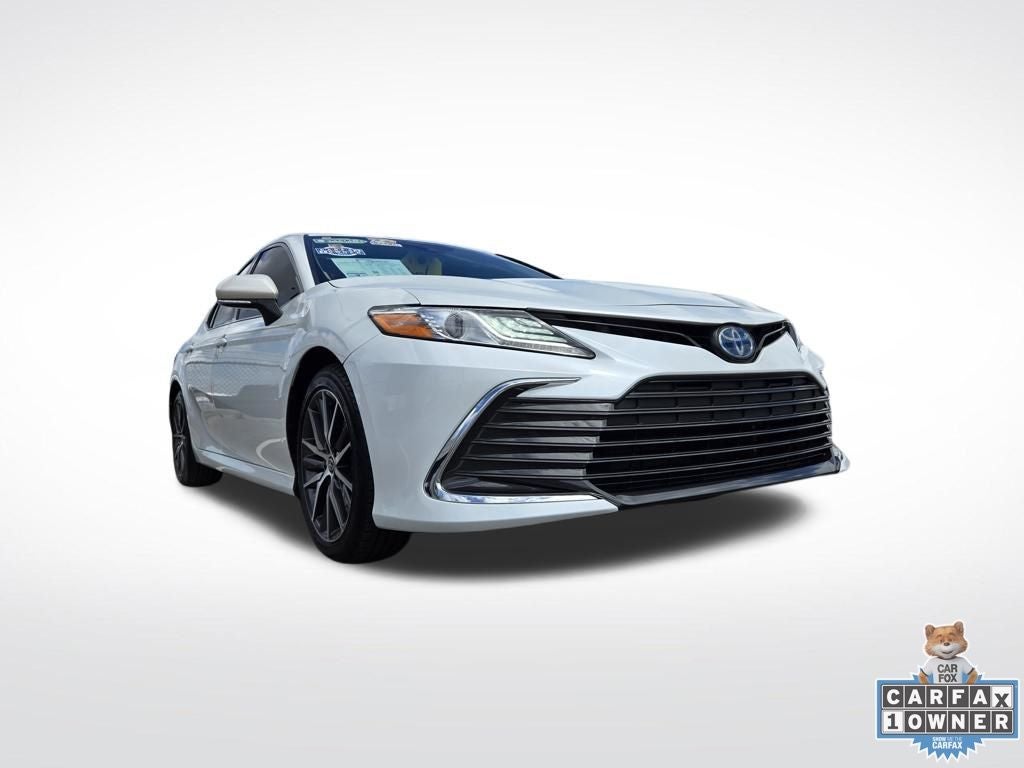 2022 Toyota Camry Hybrid XLE