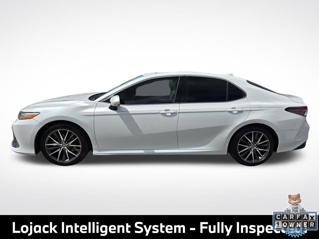 2022 Toyota Camry Hybrid XLE