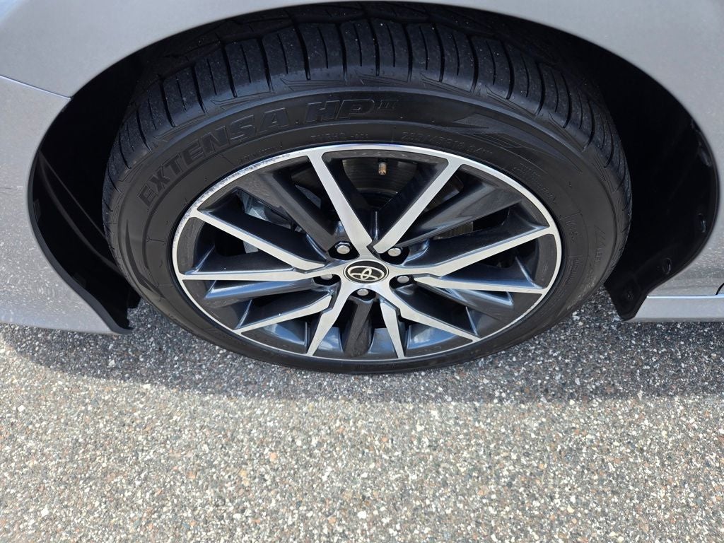2023 Toyota Camry Hybrid XLE