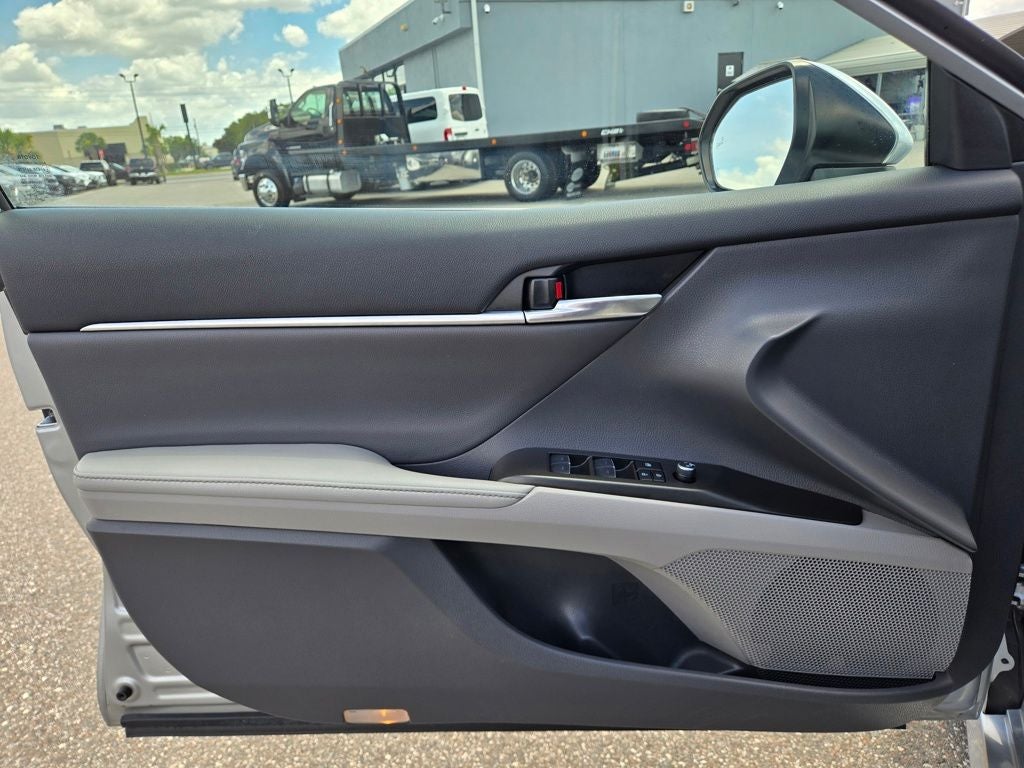 2023 Toyota Camry Hybrid XLE