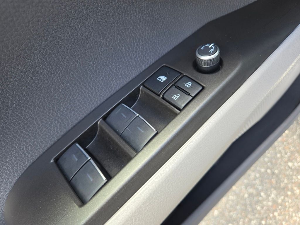 2023 Toyota Camry Hybrid XLE