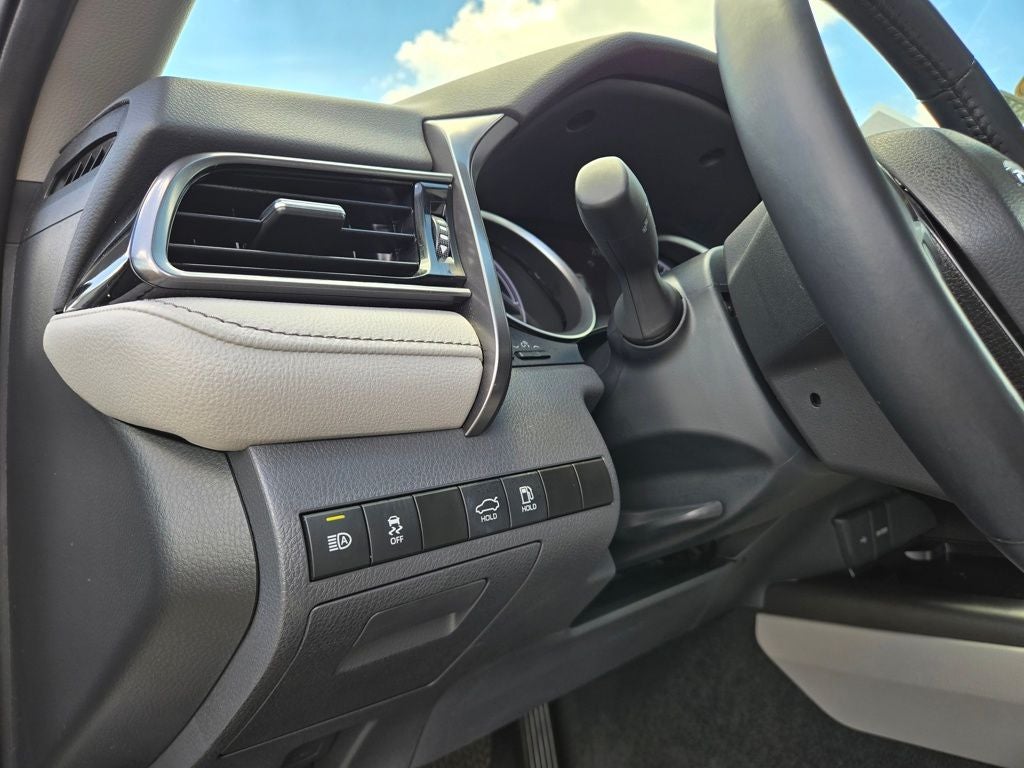 2023 Toyota Camry Hybrid XLE