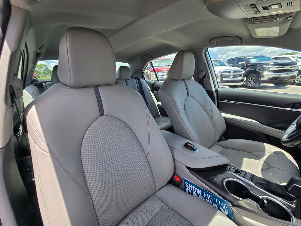 2023 Toyota Camry Hybrid XLE