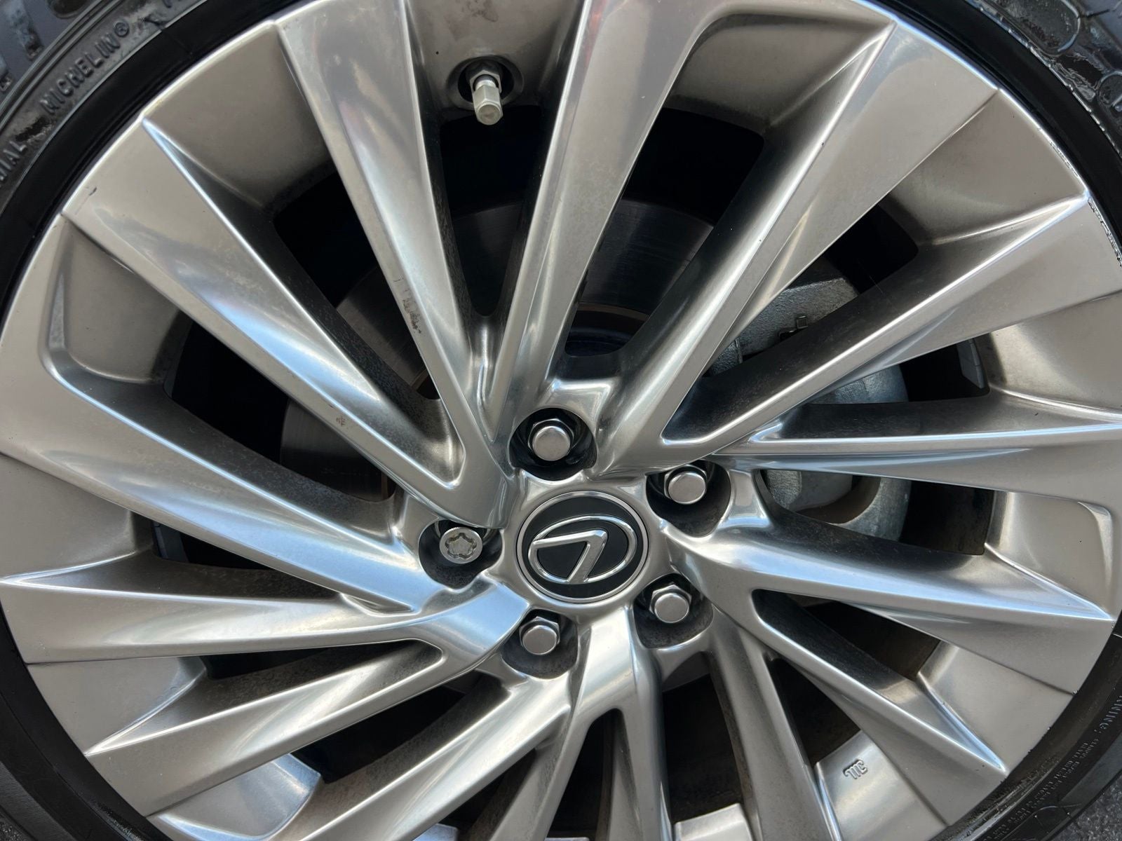 2019 Lexus ES 300h Ultra Luxury