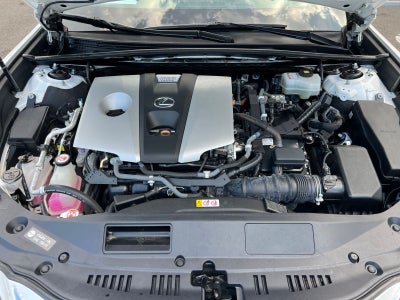 2019 Lexus ES 300h Ultra Luxury