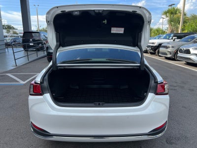 2019 Lexus ES 300h Ultra Luxury