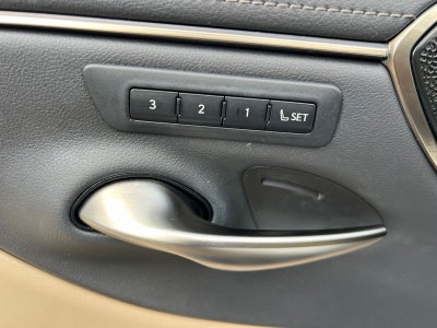 2019 Lexus ES 300h Ultra Luxury