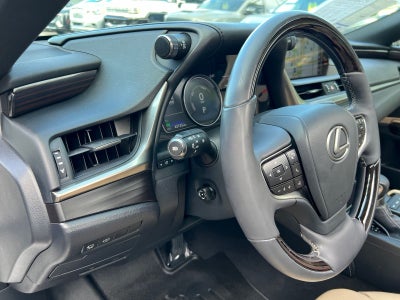 2019 Lexus ES 300h Ultra Luxury