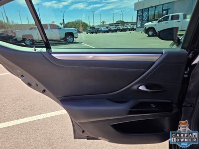 2022 Lexus ES 300h F-Sport