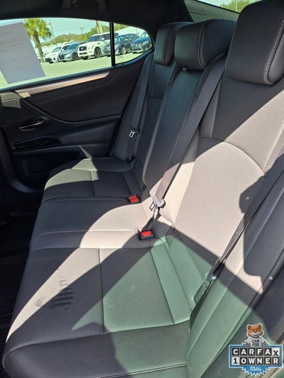 2022 Lexus ES 300h F-Sport