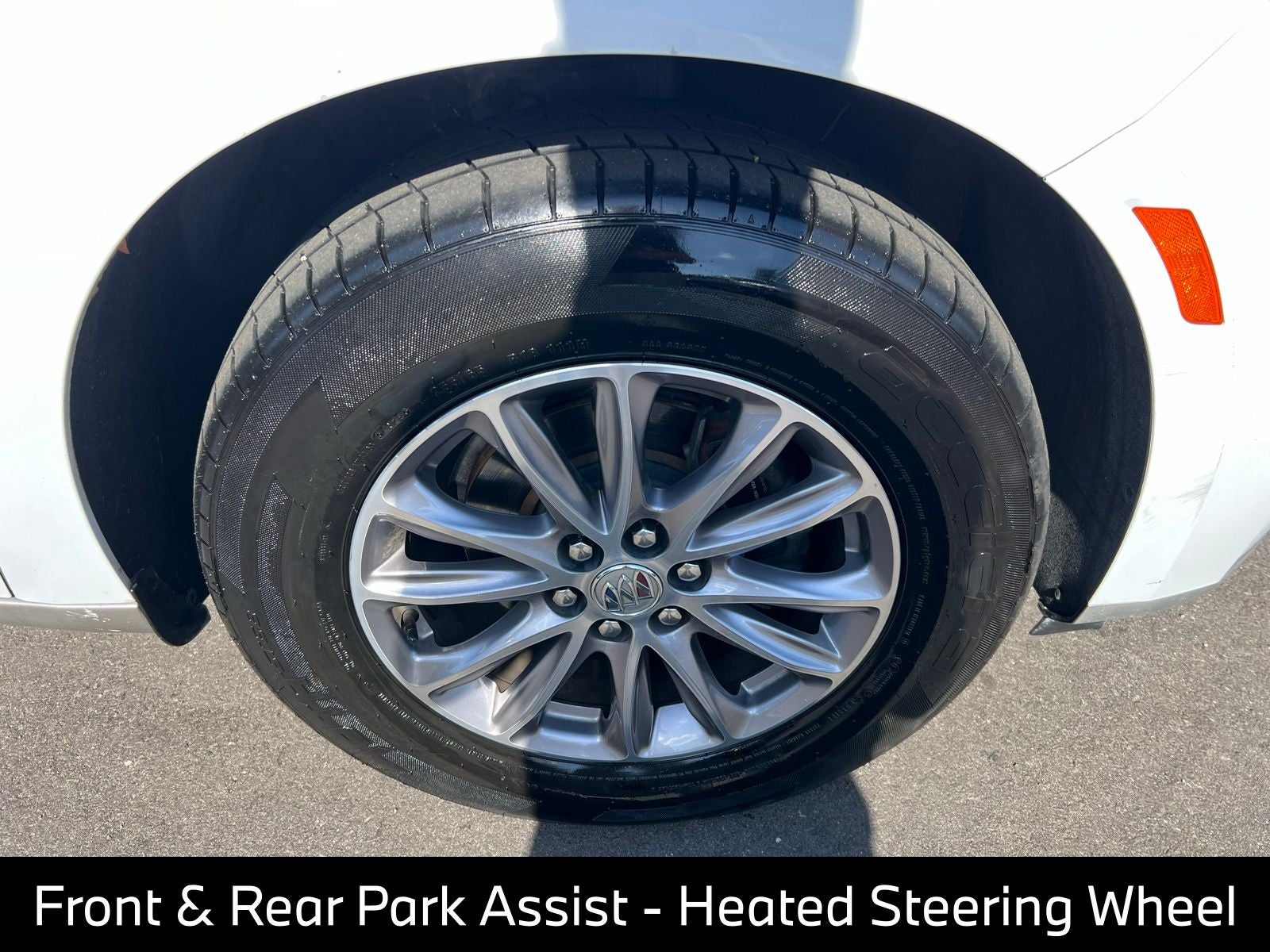 2023 Buick Enclave Essence