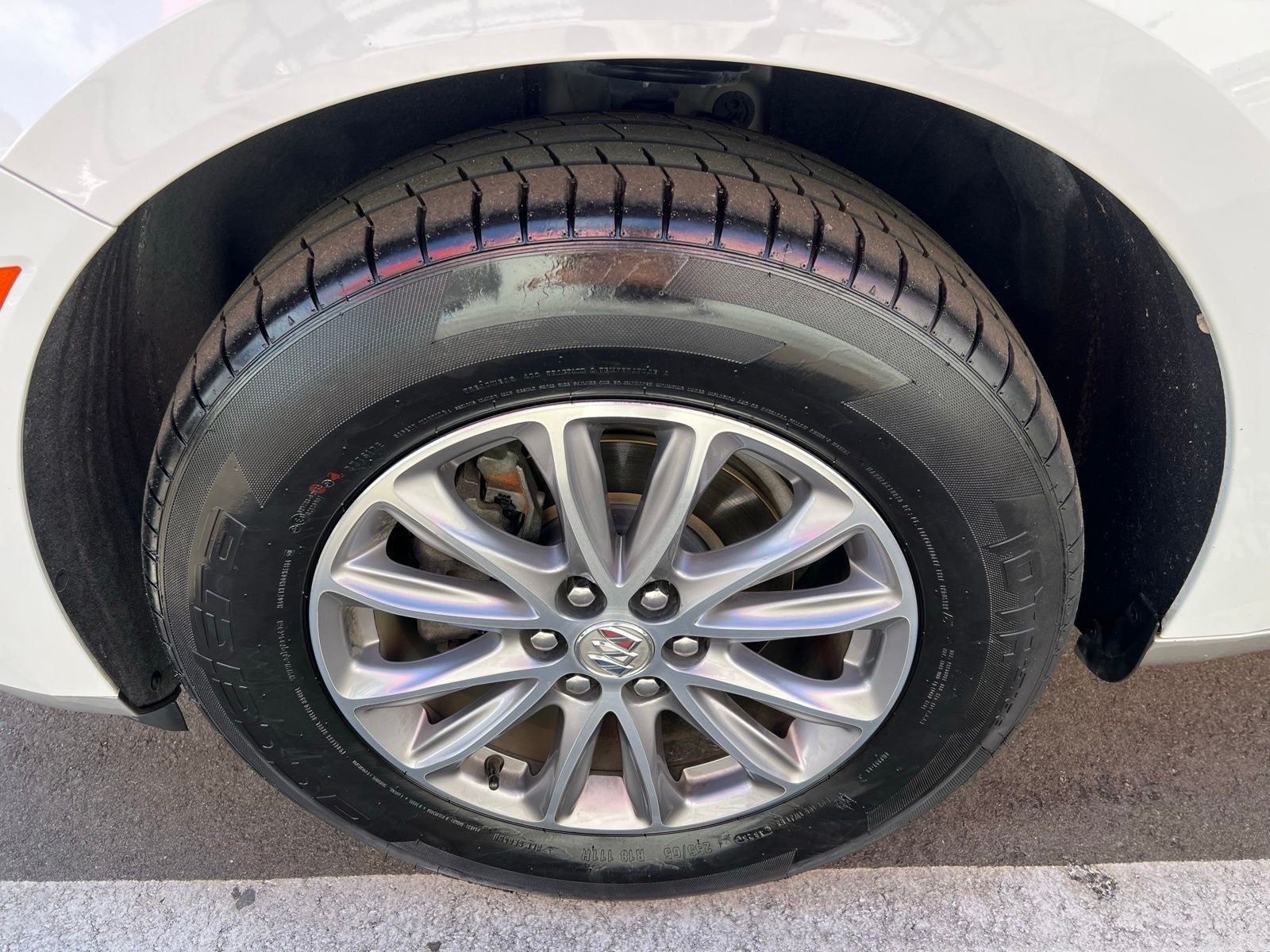2023 Buick Enclave Essence
