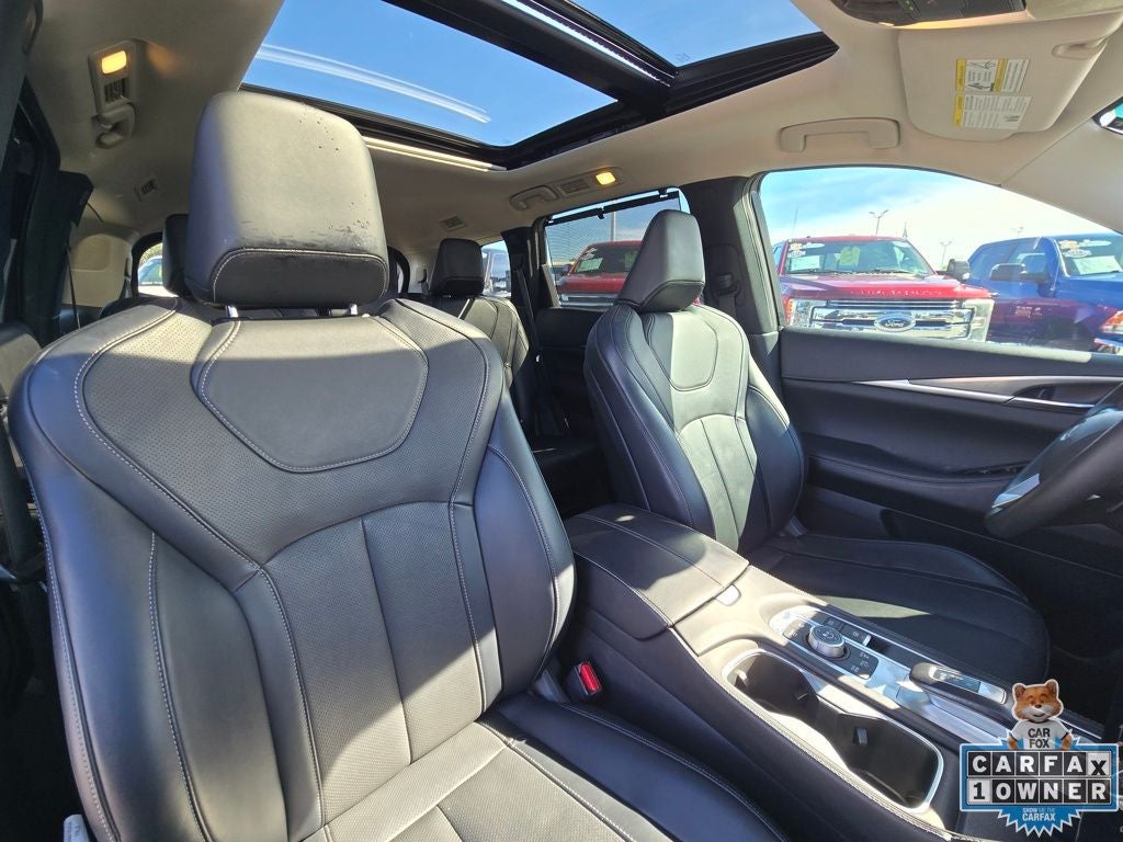 2023 INFINITI QX60 LUXE