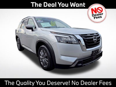 2024 Nissan Pathfinder SV