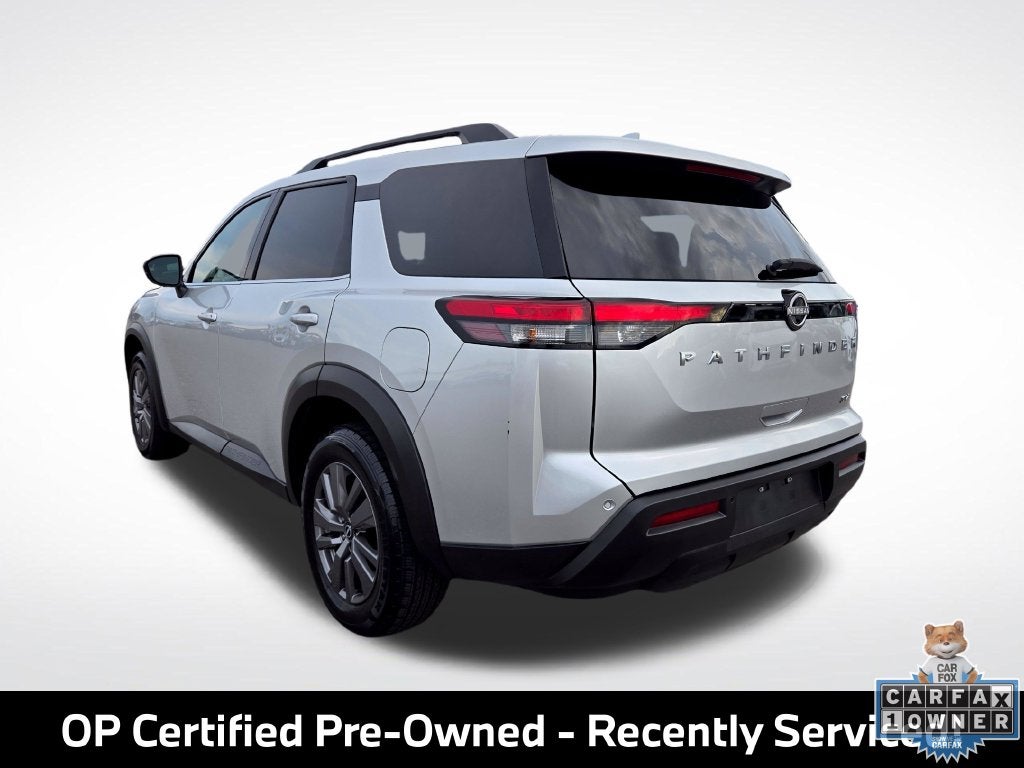 2024 Nissan Pathfinder SV