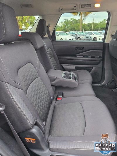 2024 Nissan Pathfinder SV